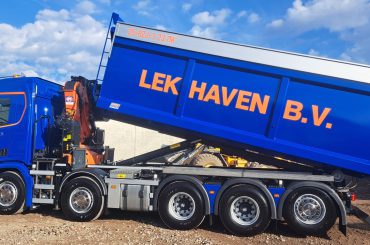 Lekhaven kraan en haakarmsysteem Pater De KLomp2