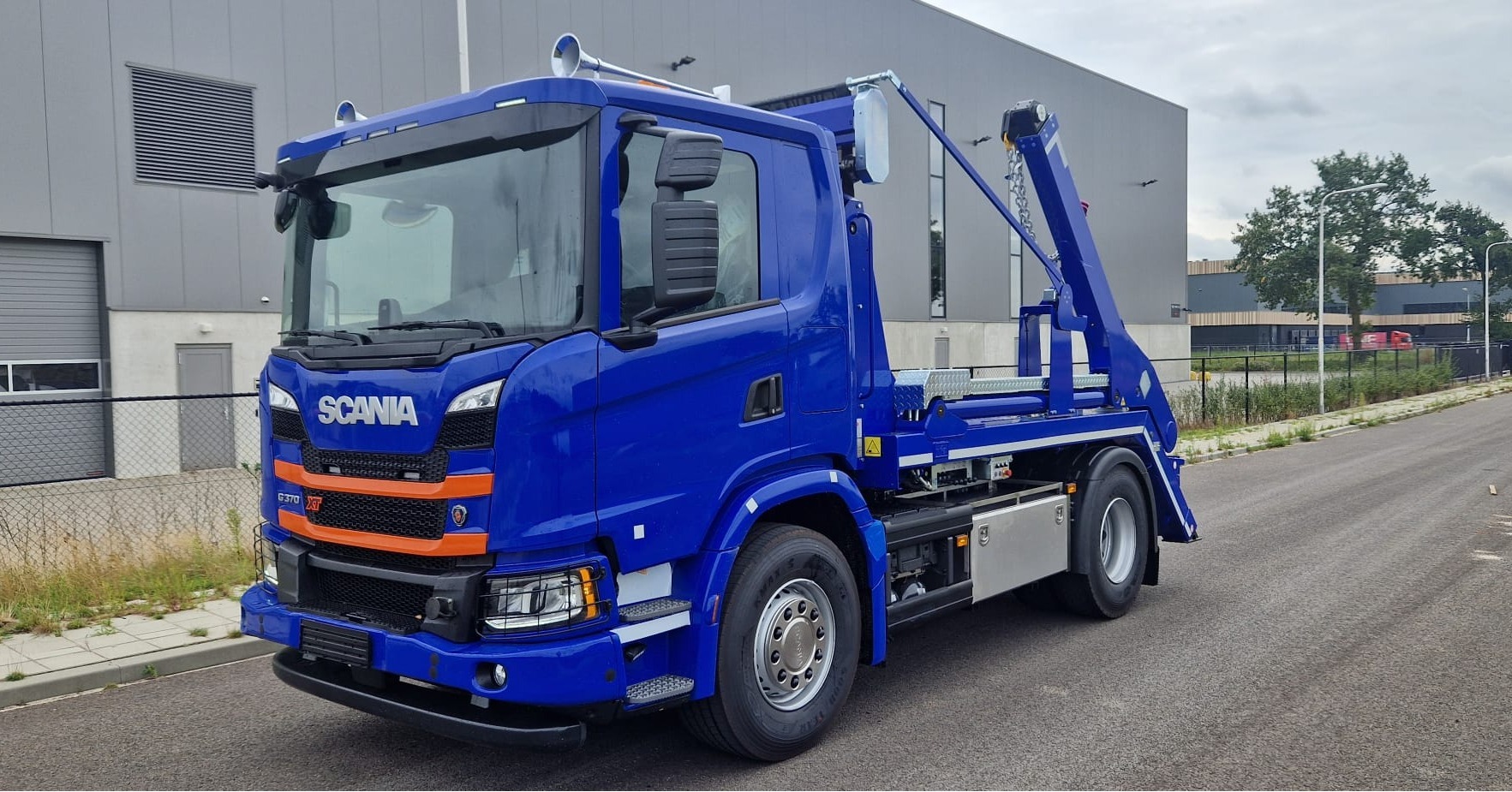 Lekhaven kraan en haakarmsysteem Pater De KLomp