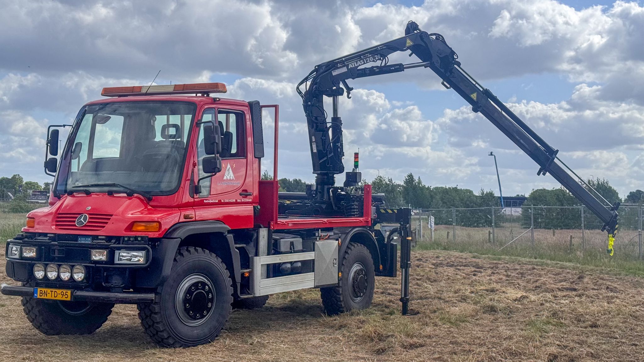 atlas kraan op unimog pater de klomp