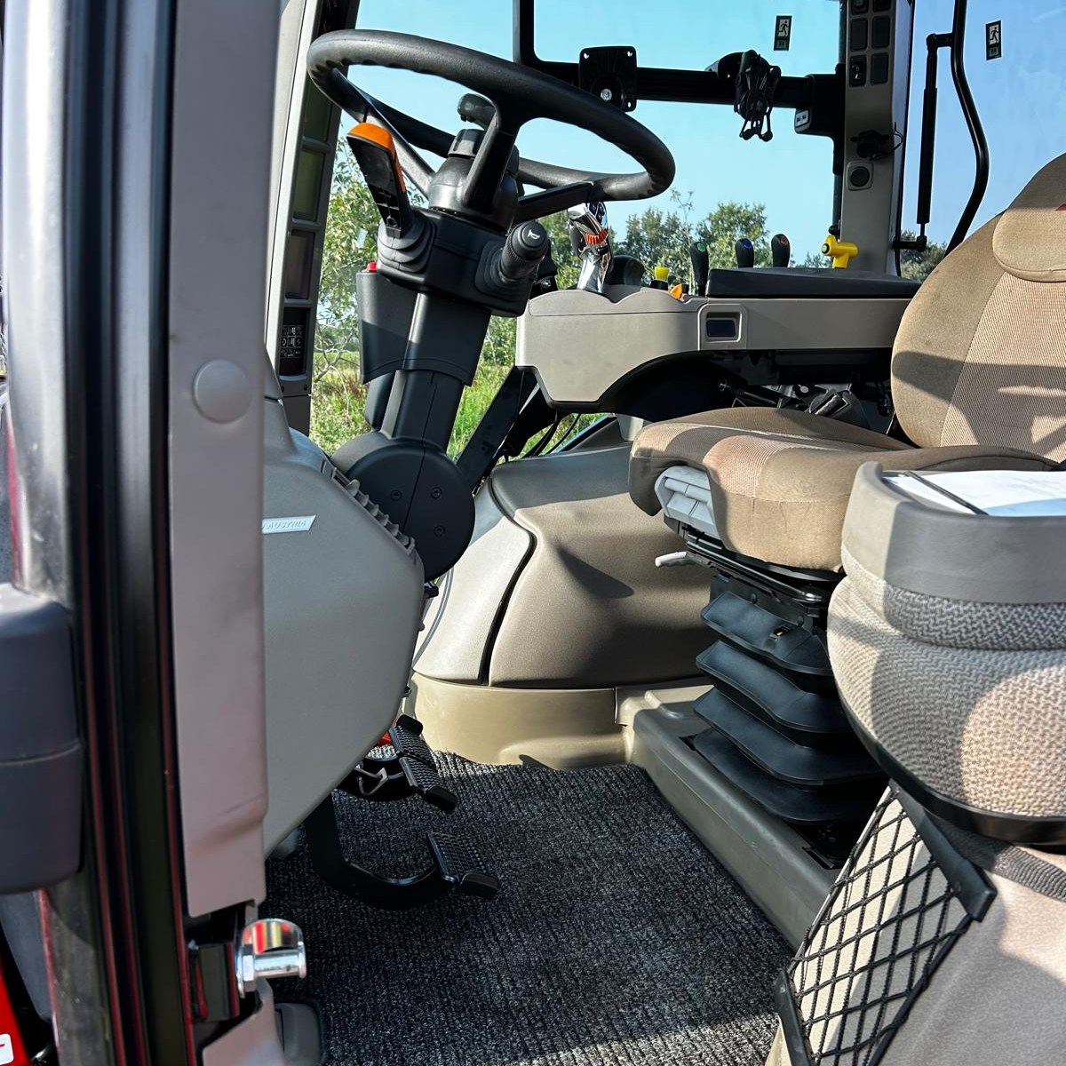 Case Maxxum Pater De Klomp